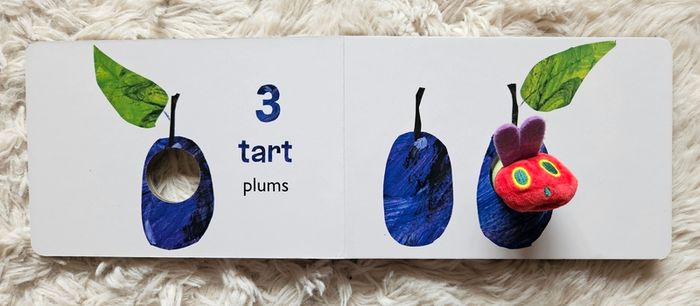 The Very Hungry Caterpillar's Finger Puppet Book by Eric Carle