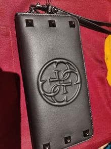 guess wallet