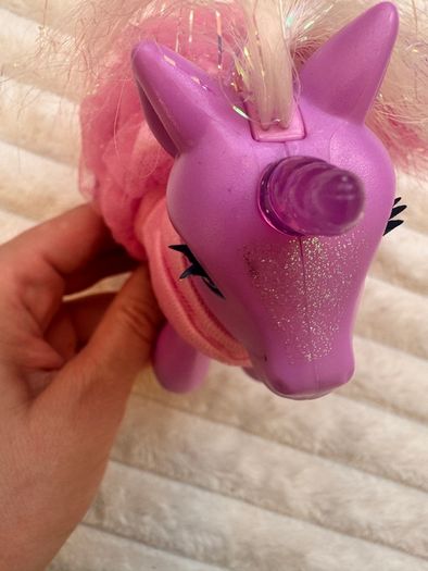 My Little Pony Lily Lightly Unicorn Light Up With Dress Damaged Dirty Lash approx. 12 cm. Used Please see photos