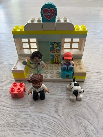 Lego Duplo doctor's clinic