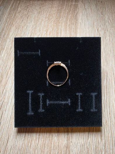 14K Solid Gold Ring, 585 Hallmarked, Cubic Zirconia, Size Q, 1.95g
