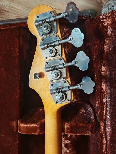 Vintage 1966 Fender Jazz Bass