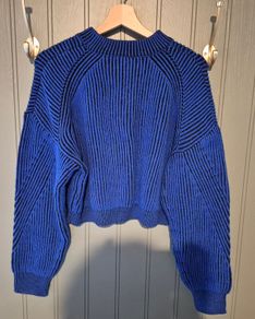 Cropped jumper