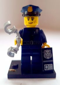 Lego CMF COL09-6: Policeman (2013) 100% Complete