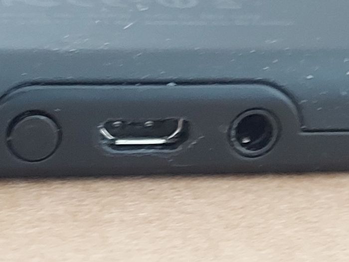 Amazon Kindle, Model D01400, Serial number D026 A0A0 2482 02AQ, in excellent condition