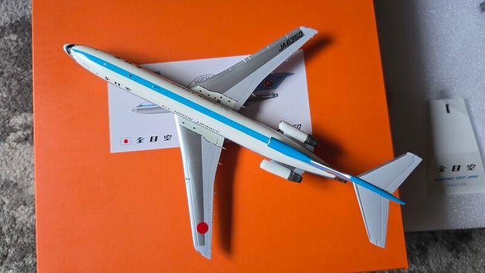 JC Wings 1:200 All Nippon Airlines Boeing B-727 200