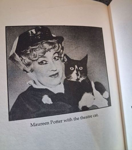 Maureen Potter / Tommy The Theatre Cat / 1st paperback edition/ 1989