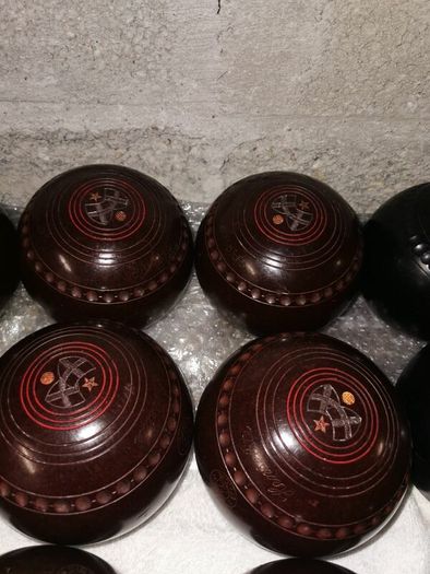 Lawn Short Mat Bowls & Jacks.