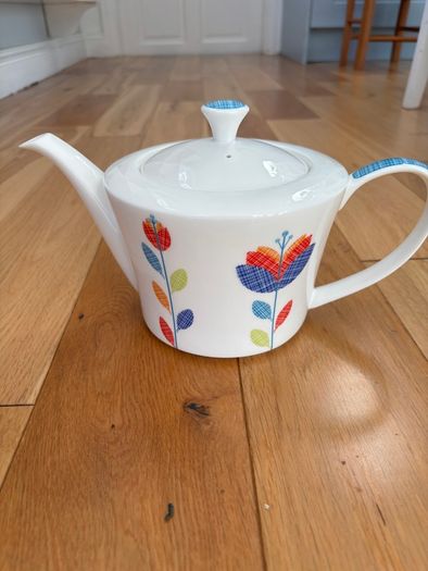 Aynsley Jardin flower stem teapot, milk jug and sugar pot