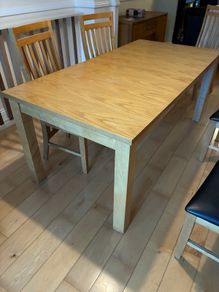 Dining table extendable