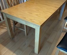 Dining table extendable
