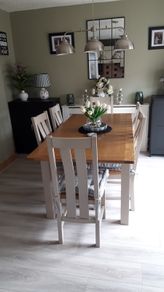 Dining table & 6 chairs