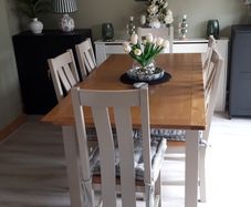 Dining table & 6 chairs