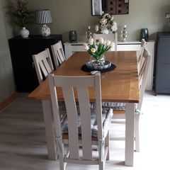 Dining table & 6 chairs