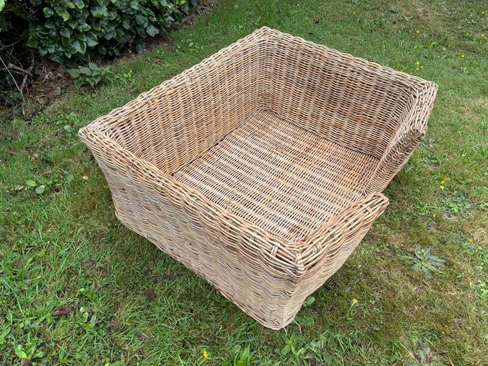 Beautiful Large Wicker Dog Basket (With Optional Cushion)