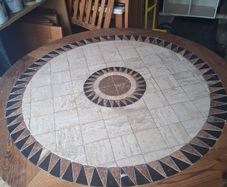 Table/ chairs