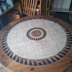 Table/ chairs
