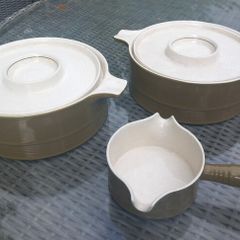 Brendan Erin Arklow pottery 3 pieces, 2 tureens, 1 double pourer, no damage, D18