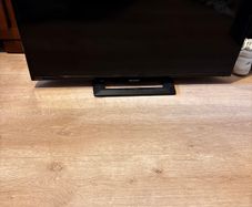 Sharpe 28 inch flat screen TV