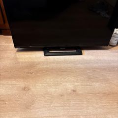 Sharpe 28 inch flat screen TV