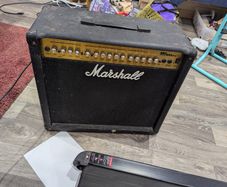 Marshall MG100 DFX