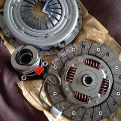 Clutch kit and slave cylinder