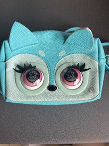 Kids bag with moving eyes