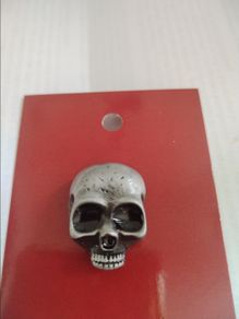 Skull Pin