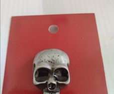 Skull Pin