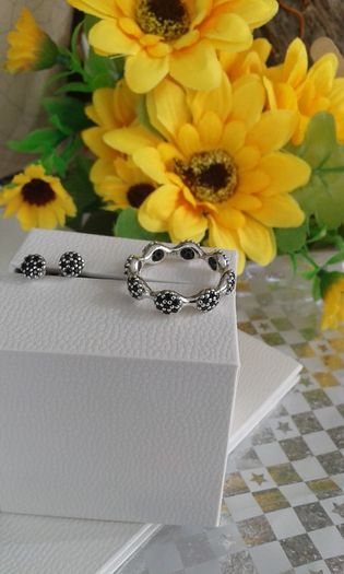 Brand new genuine Pandora sterling silver pave ring