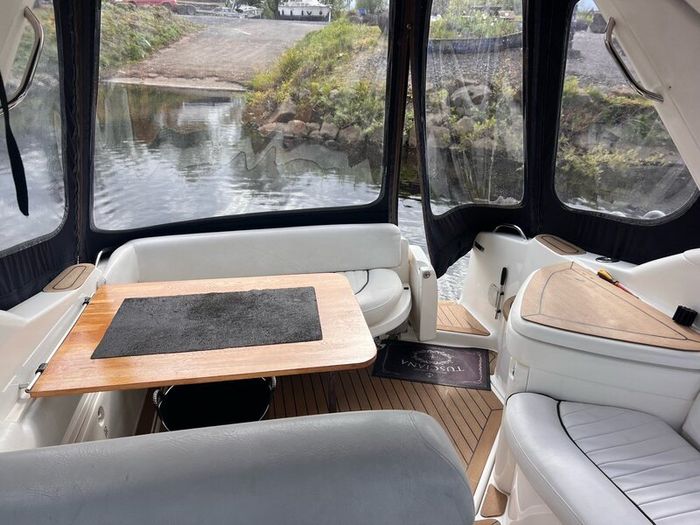 Sealine s28 sports cruiser