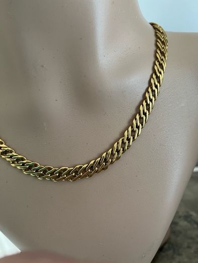 Gold tone necklace
