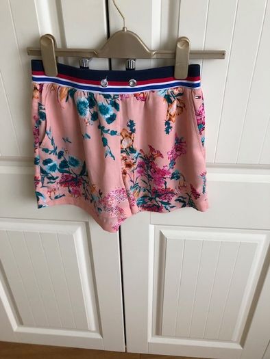 Tommy Hilfiger shorts size XS 8/10