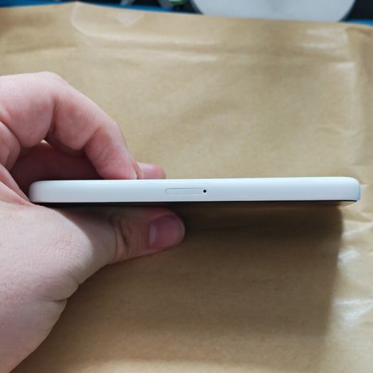 Apple iPhone 5c - 8GB - White - 3 Network - Activation Locked (For Parts / Repair)