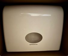 Toilet roll dispenser