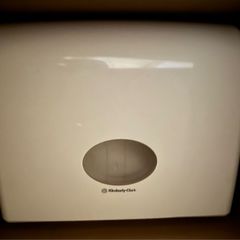 Toilet roll dispenser