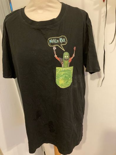Pickle Rick T shirt - Medium