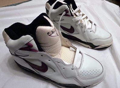 Nike Air Solo Flight