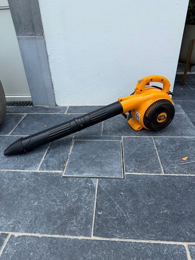 Poulan Pro Petrol Leaf Blower