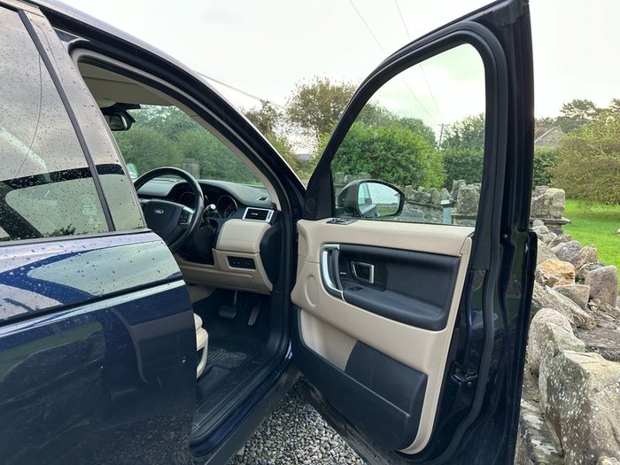 2017 Land Rover Discovery Sport HSE 7 Seater