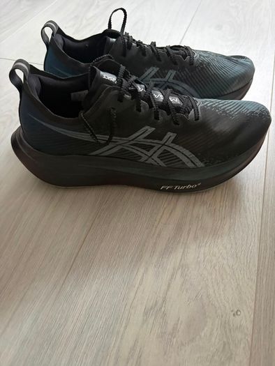 Asics Megablast