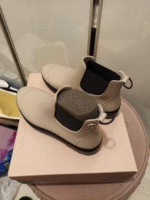Sand coloured ladies boots