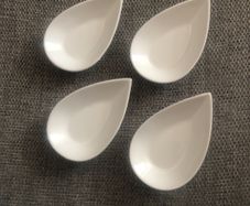 4 tear shaped dishes.