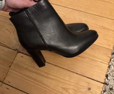 Clark's black boots