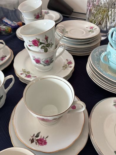 Selection of teacups, saucers & side plates