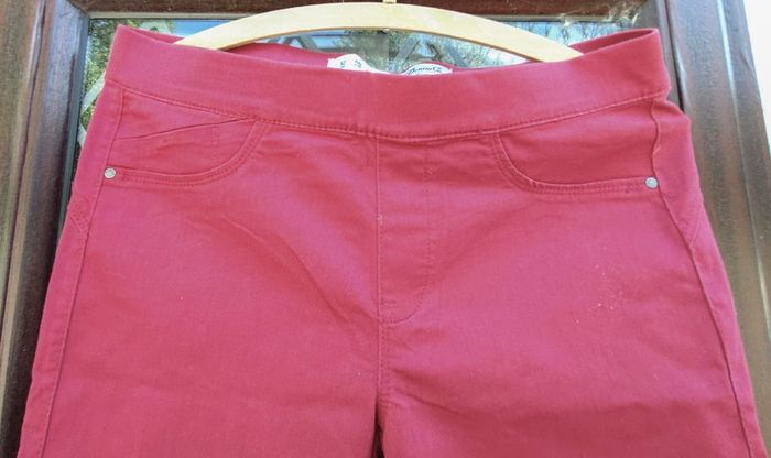 Ladies Red Pants/jeans.