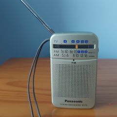 Panasonic  RF-P70 Vintage radio, FM AM bands, Works Great
