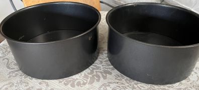 2 New 8 inch Loose Bottom Cake Tins