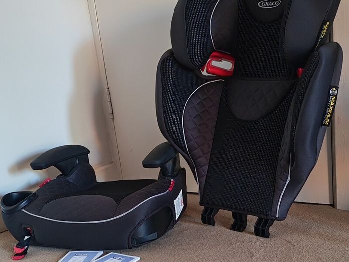Graco booster car seat with isoCatch