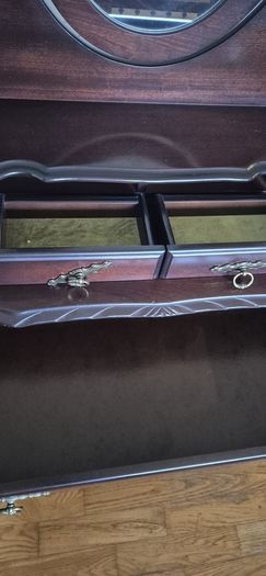 Beautiful Vintage Style Dressing Table / Chest of Drawers with Mirror
